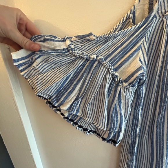 Vintage America- Shoulder cut out top - Picture 2 of 4